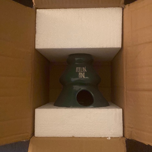 Rae Dunn “Feelin’ Pine” Christmas Birdhouse - Picture 4 of 4